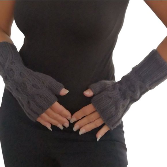 Grey Seamless Knitted Fingerless Texting Gloves Unisex Gift Handmade in Canada - Picture 3 of 8